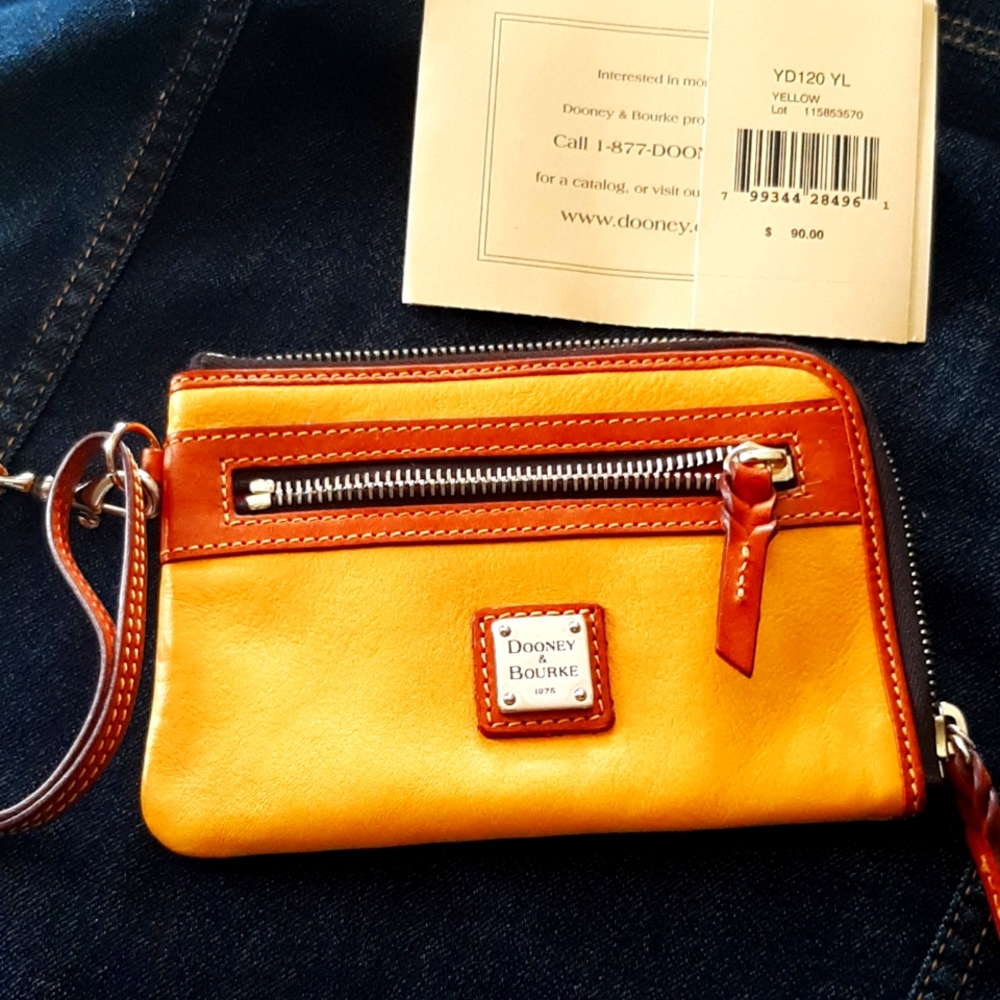 Dooney & Bourke Wallet/ Wristlet NWOT